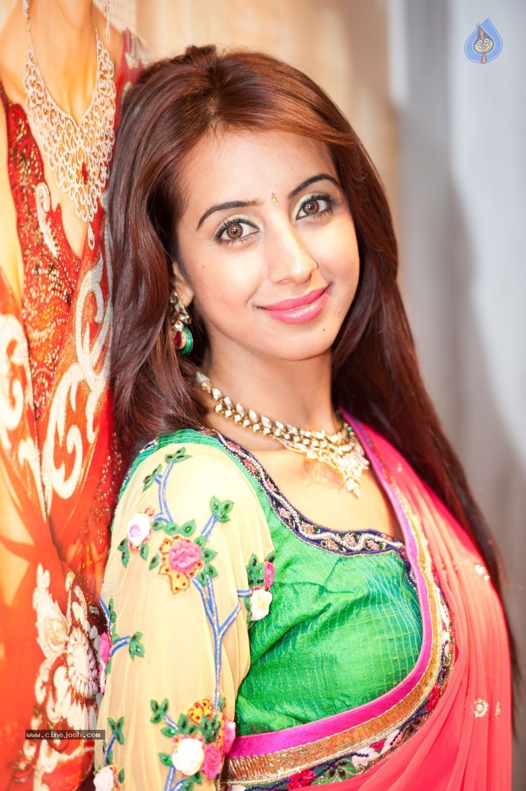 Sanjjanaa Gallery - 20 / 34 photos