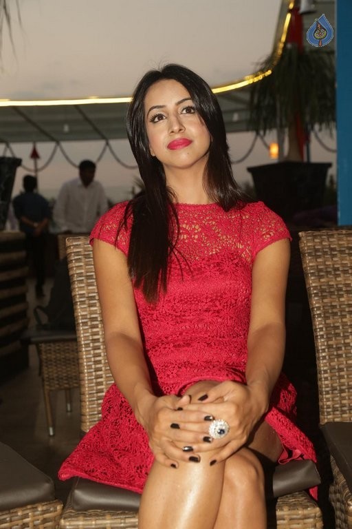 Sanjjanaa Latest Photos - 16 / 39 photos