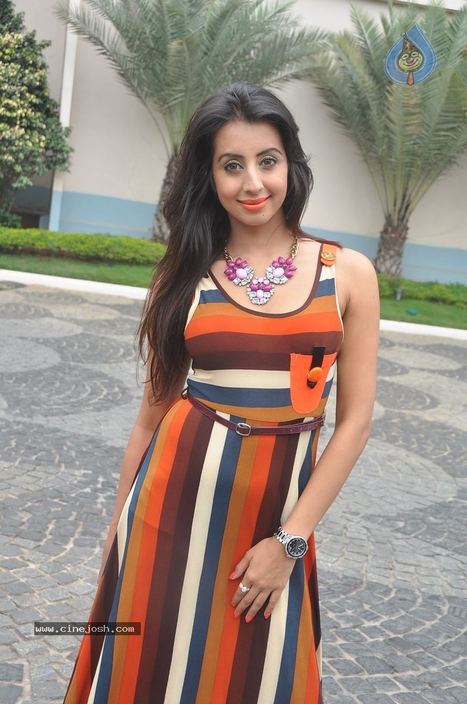 Sanjjanaa Latest Stills - 4 / 71 photos