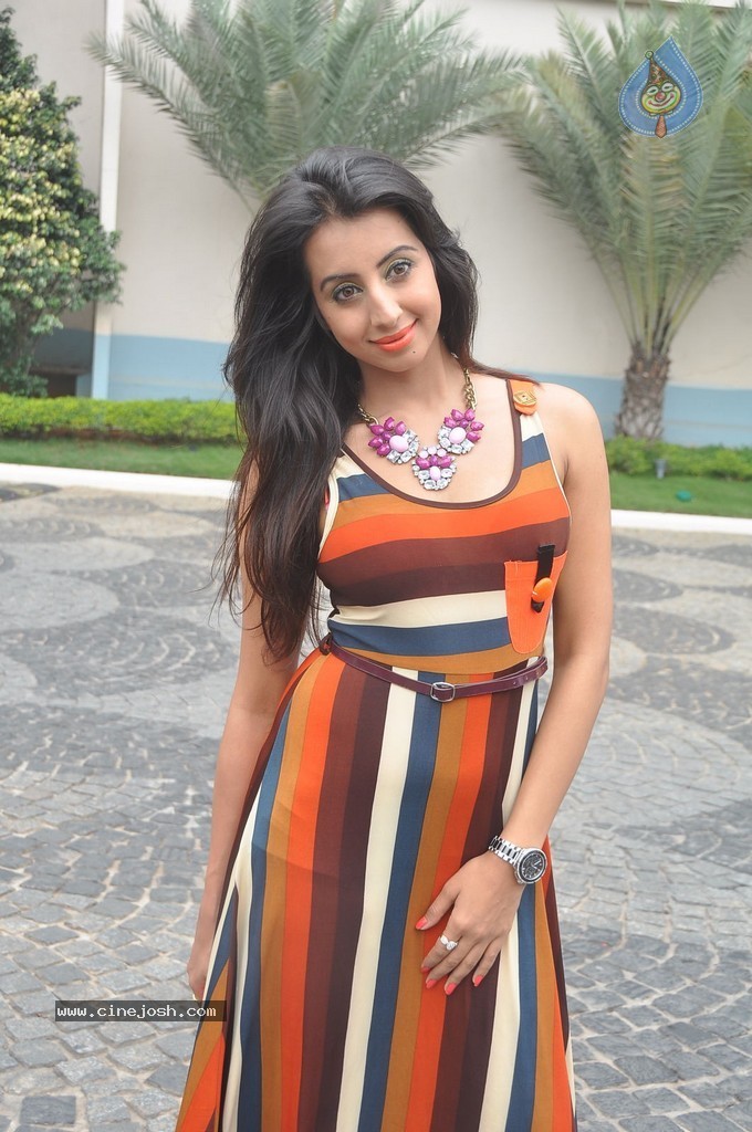 Sanjjanaa Latest Stills - 46 / 71 photos