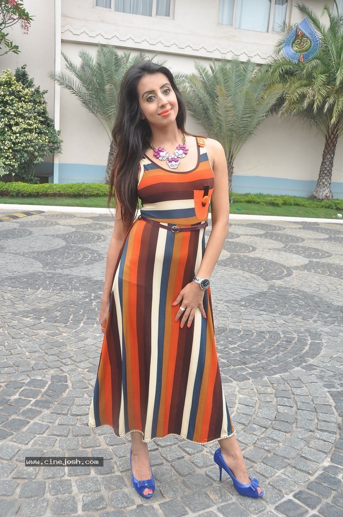 Sanjjanaa Latest Stills - 52 / 71 photos