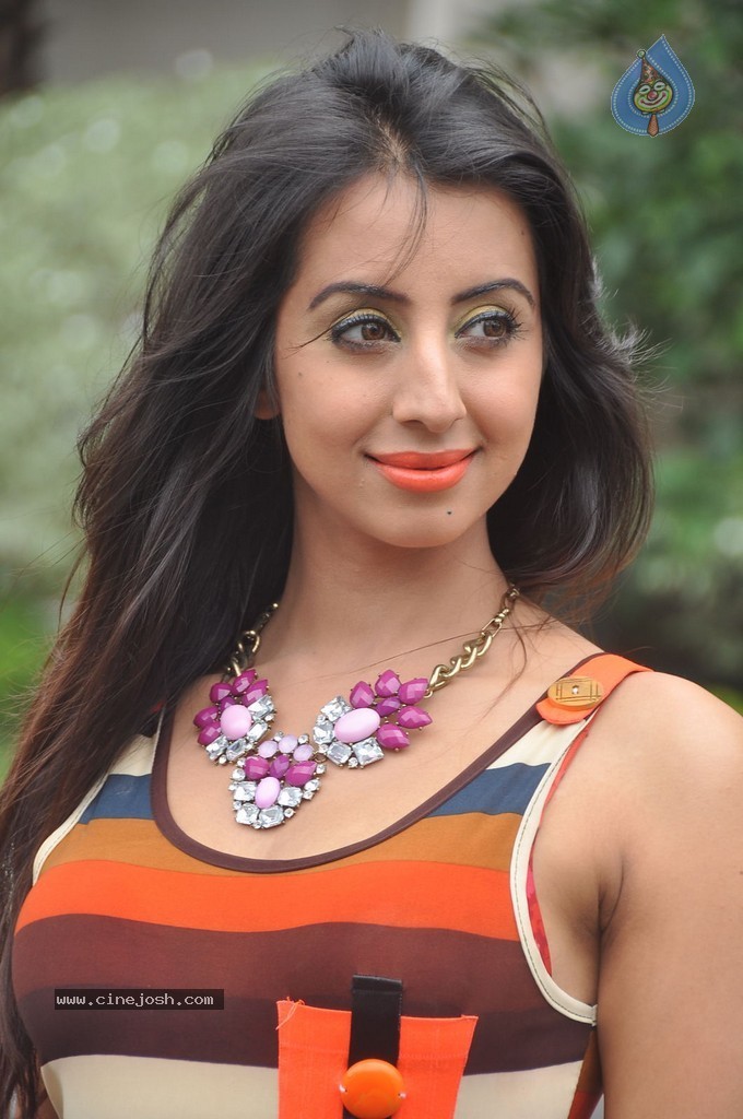 Sanjjanaa Latest Stills - 57 / 71 photos