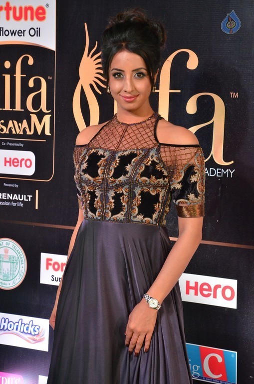 Sanjjanaa Latest Stills - 5 / 42 photos