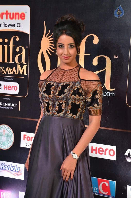 Sanjjanaa Latest Stills - 27 / 42 photos