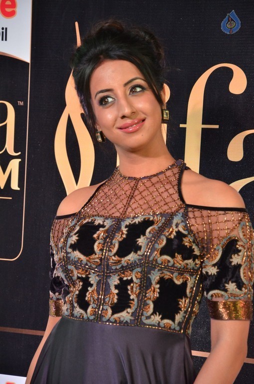 Sanjjanaa Latest Stills - 31 / 42 photos