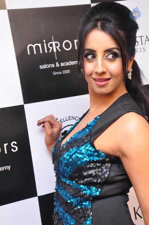 Sanjjanaa New Pics - 35 / 35 photos