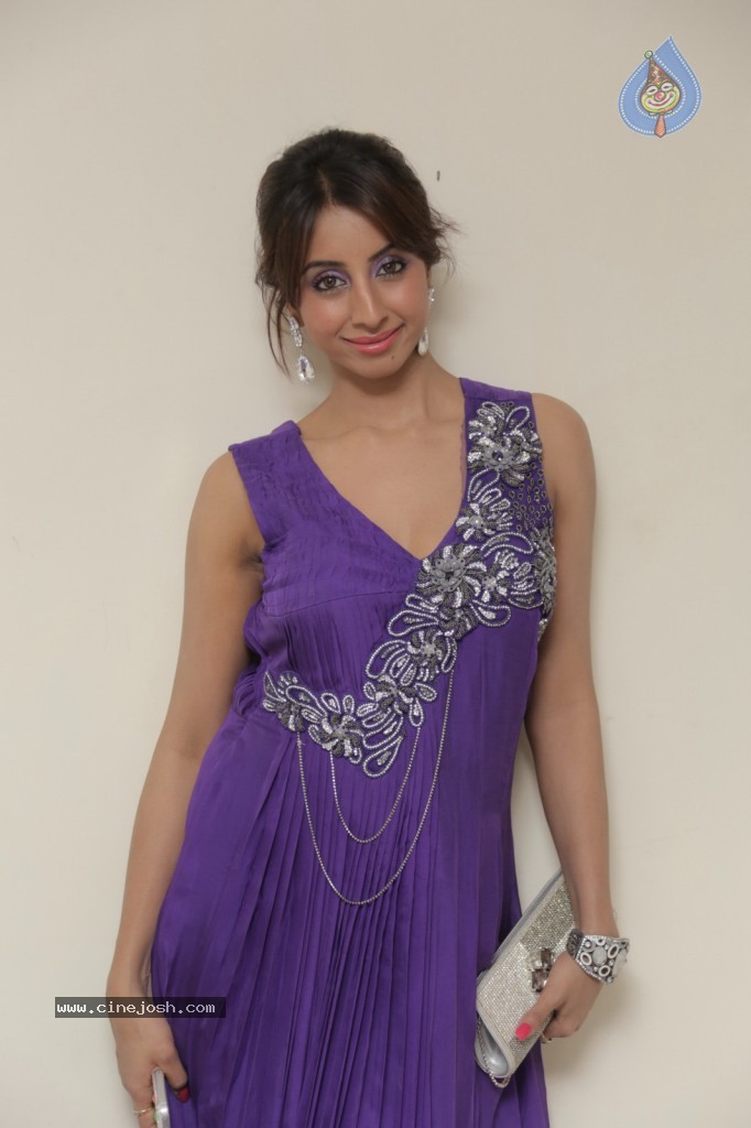 Sanjjanaa Photos - 31 / 31 photos