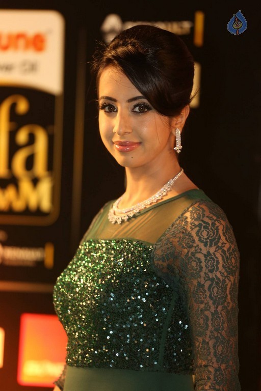 Sanjjanaa Pics - 12 / 29 photos