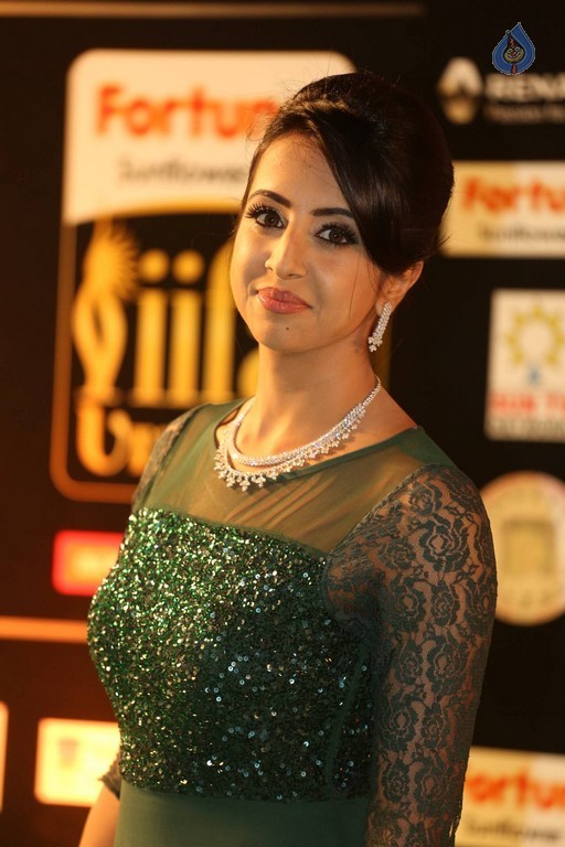 Sanjjanaa Pics - 17 / 29 photos