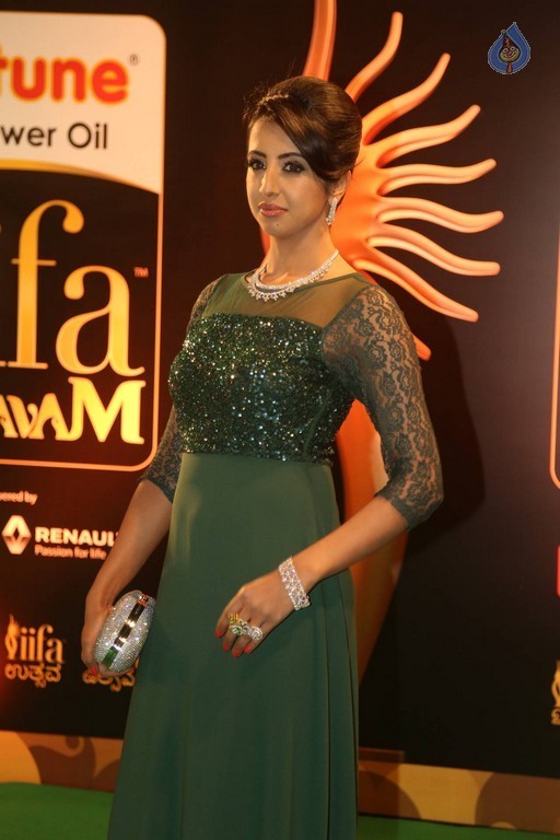 Sanjjanaa Pics - 23 / 29 photos