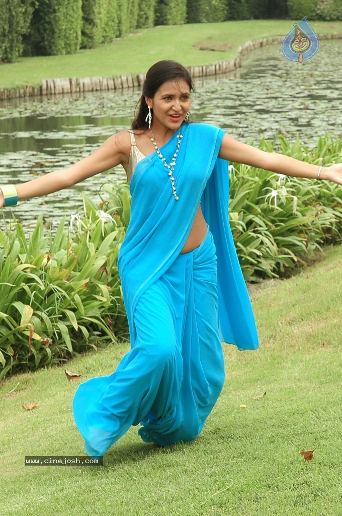 Sarayu New Stills - 22 / 67 photos