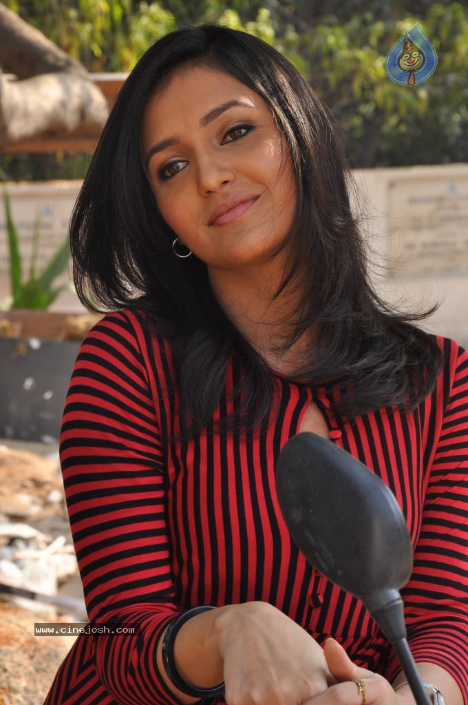 Sarayu Stills - 11 / 32 photos