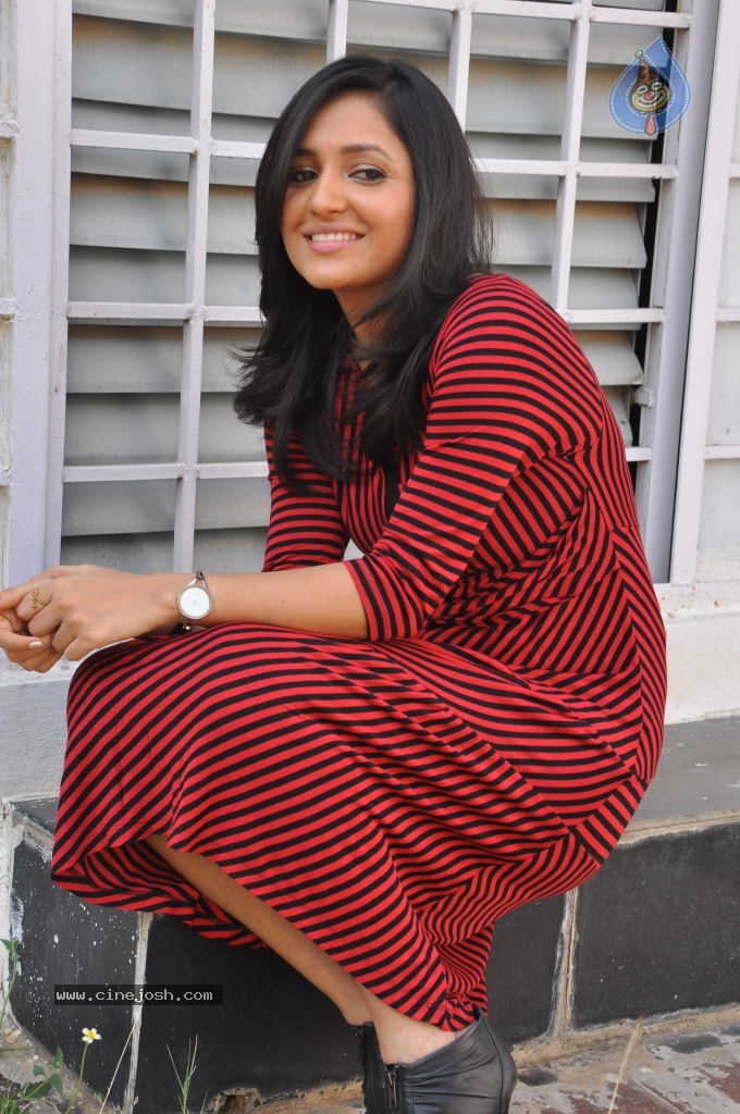 Sarayu Stills - 20 / 32 photos