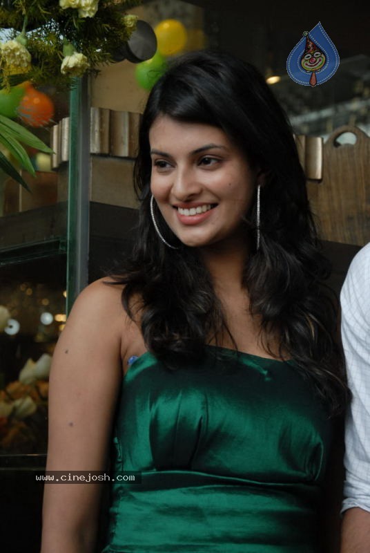 Sayali Bhagat Stllis - 58 / 78 photos