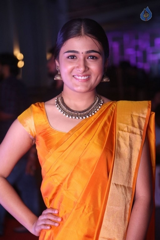 Shalini Pandey Photos - 7 / 20 photos