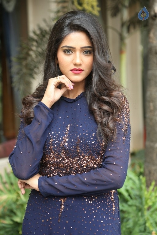 Shalu New Pics - 5 / 32 photos