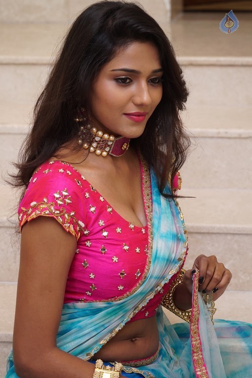 Shalu Photos - 17 / 41 photos