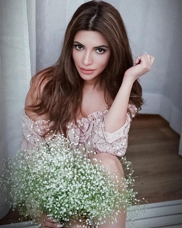 Shama Sikander Stills - 7 / 12 photos