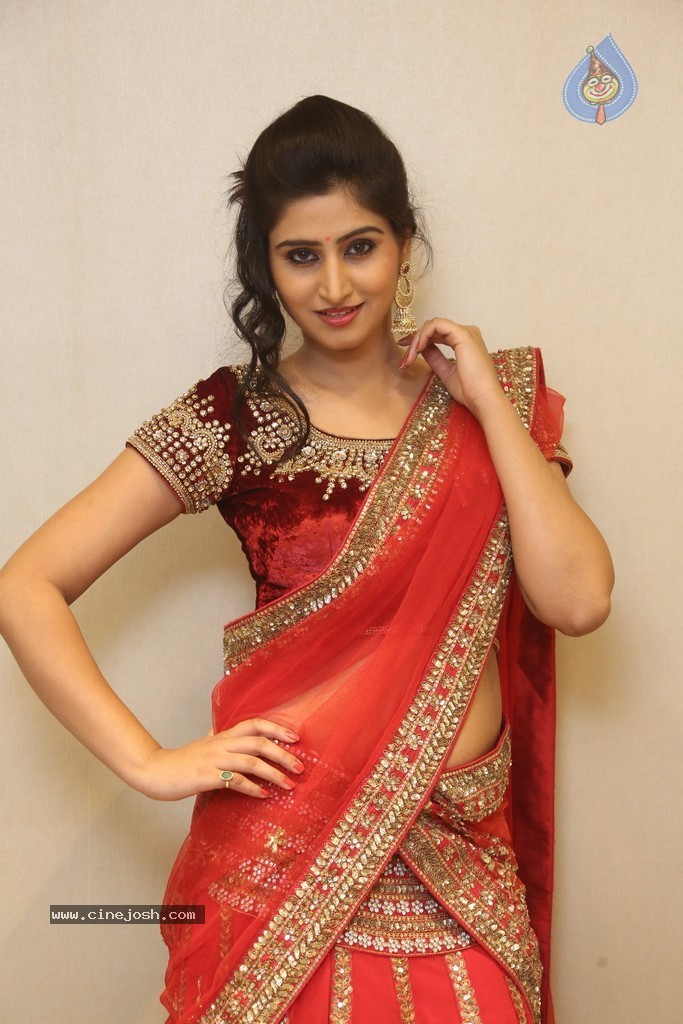 Shamili Gallery - 26 / 131 photos