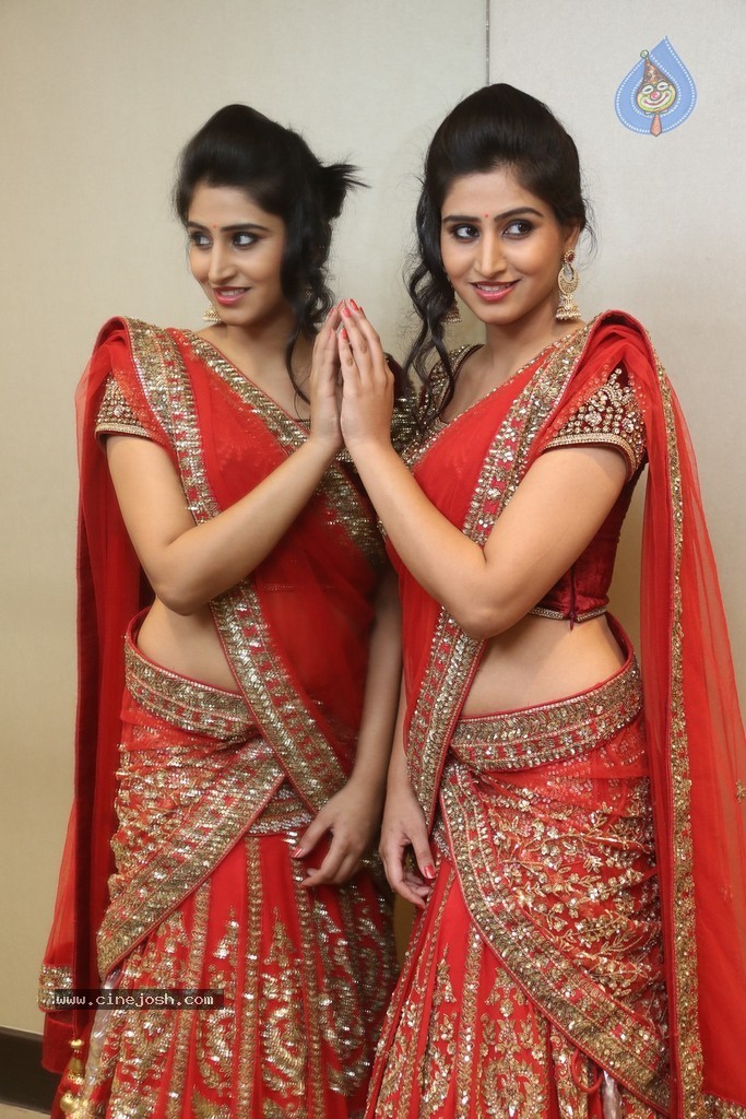 Shamili Gallery - 34 / 131 photos