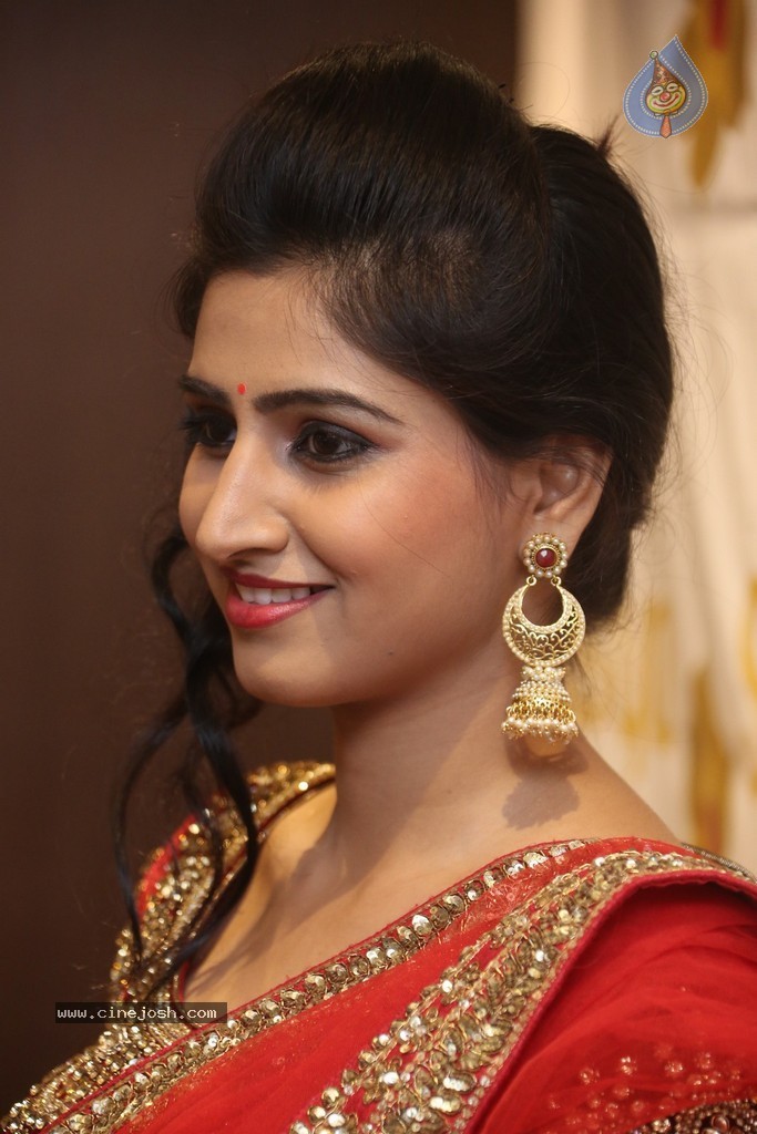 Shamili Gallery - 35 / 131 photos