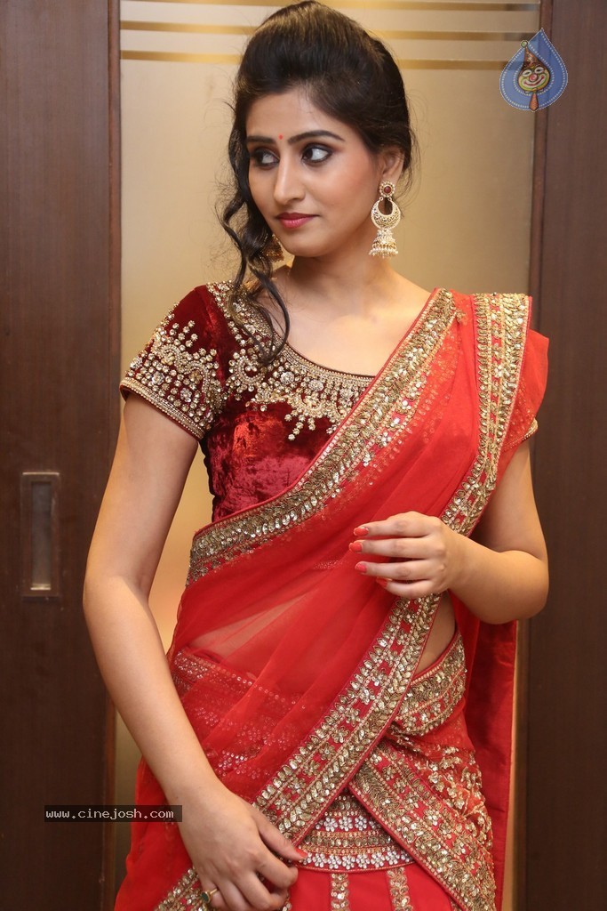 Shamili Gallery - 70 / 131 photos