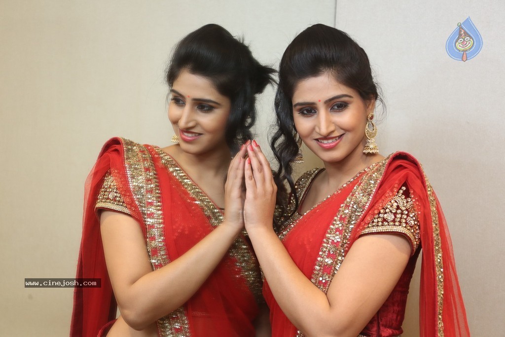 Shamili Gallery - 75 / 131 photos