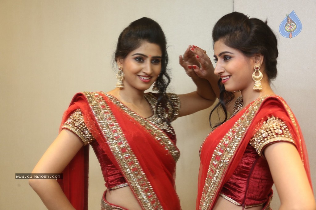 Shamili Gallery - 89 / 131 photos