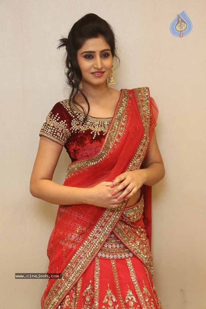 Shamili Gallery - 123 / 131 photos