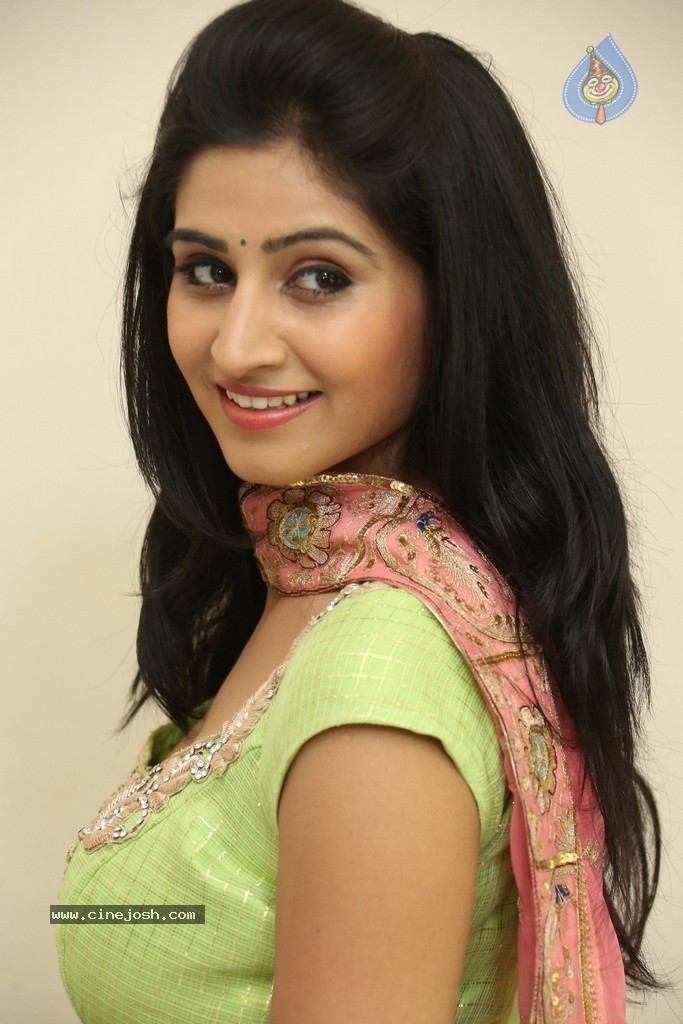 Shamili Gallery - 53 / 68 photos