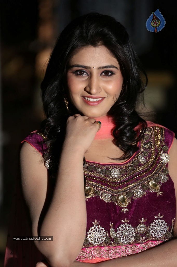 Shamili Gallery - 20 / 63 photos