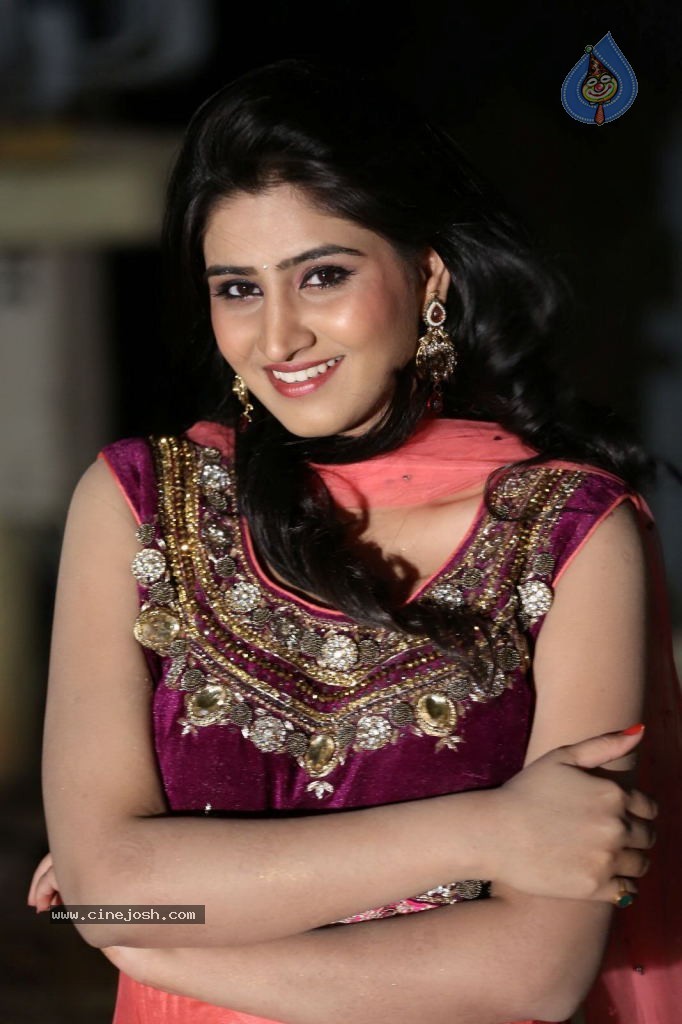 Shamili Gallery - 27 / 63 photos