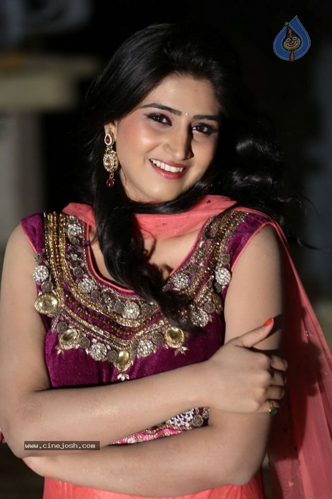 Shamili Gallery - 31 / 63 photos