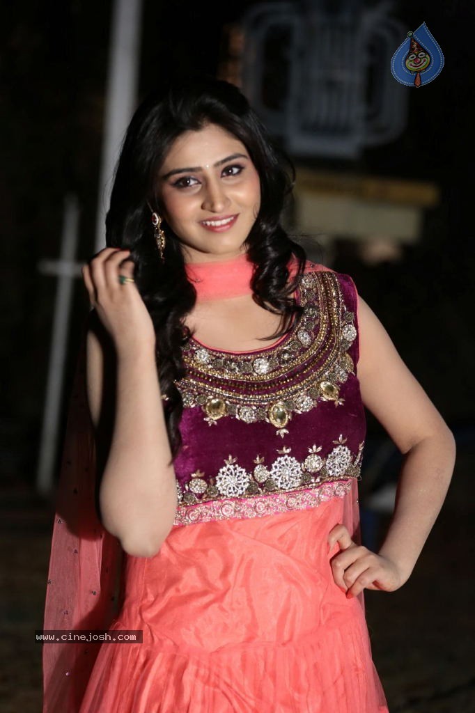 Shamili Gallery - 33 / 63 photos