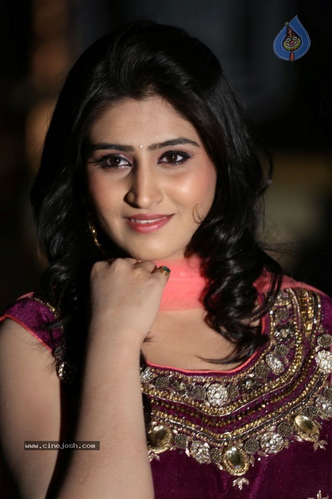 Shamili Gallery - 50 / 63 photos