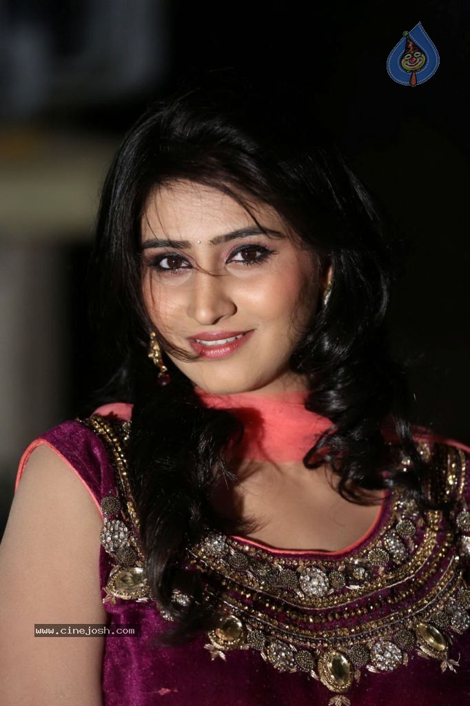 Shamili Gallery - 51 / 63 photos