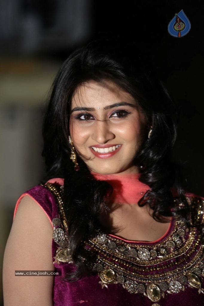 Shamili Gallery - 52 / 63 photos