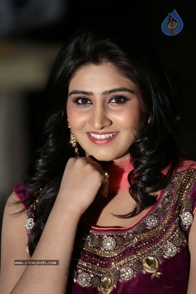 Shamili Gallery - 63 / 63 photos