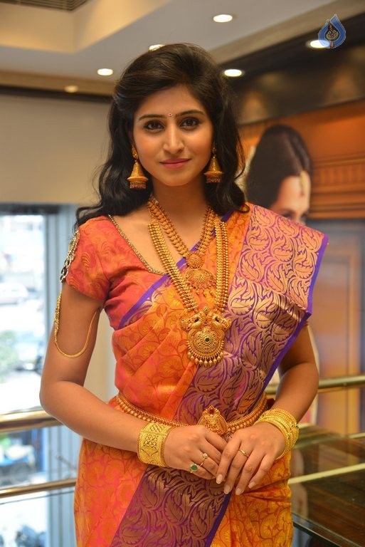 Shamili Latest Gallery - 10 / 30 photos