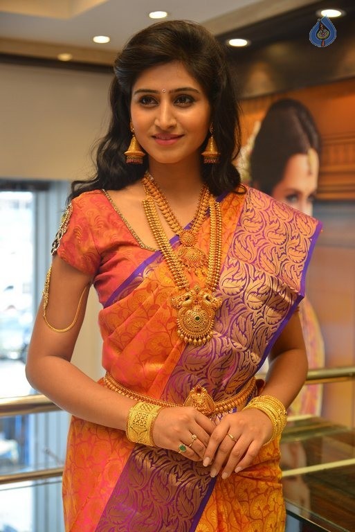 Shamili Latest Gallery - 12 / 30 photos