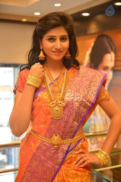 Shamili Latest Gallery - 16 / 30 photos