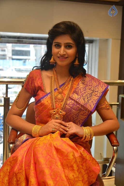 Shamili Latest Gallery - 17 / 30 photos