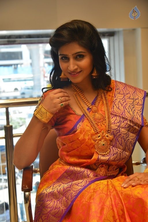 Shamili Latest Gallery - 24 / 30 photos