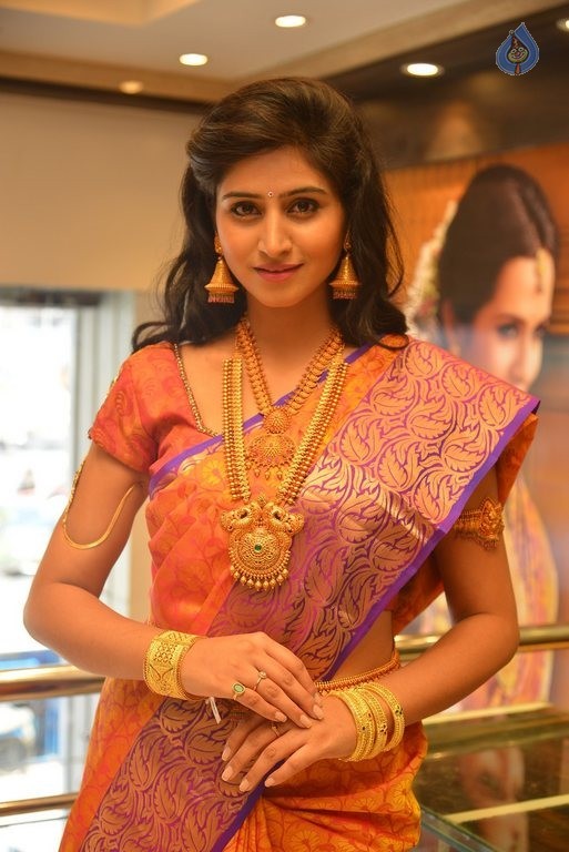 Shamili Latest Gallery - 29 / 30 photos