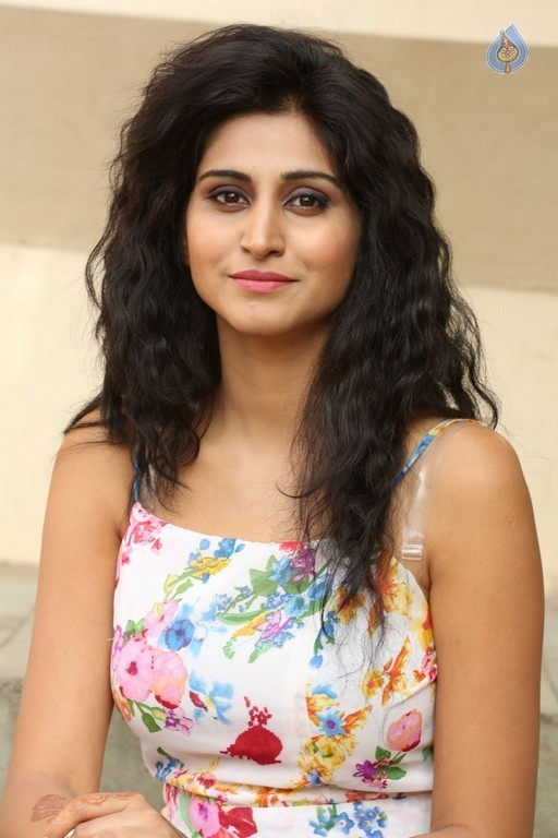 Shamili Latest Gallery - 22 / 42 photos