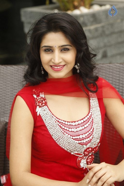 Shamili Latest Images - 21 / 61 photos