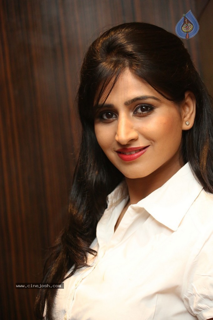 Shamili New Gallery - 6 / 72 photos