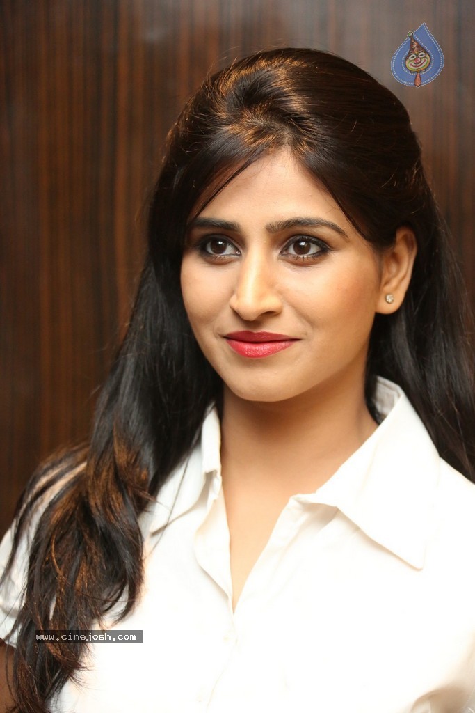 Shamili New Gallery - 16 / 72 photos