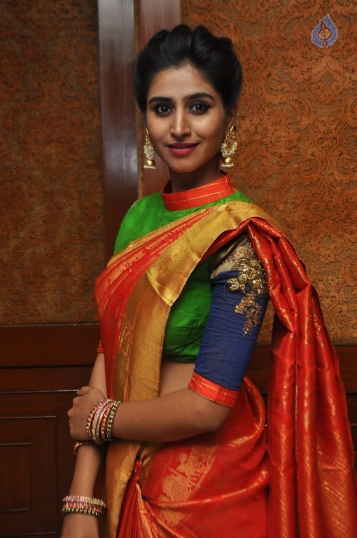 Shamili New Gallery - 1 / 19 photos