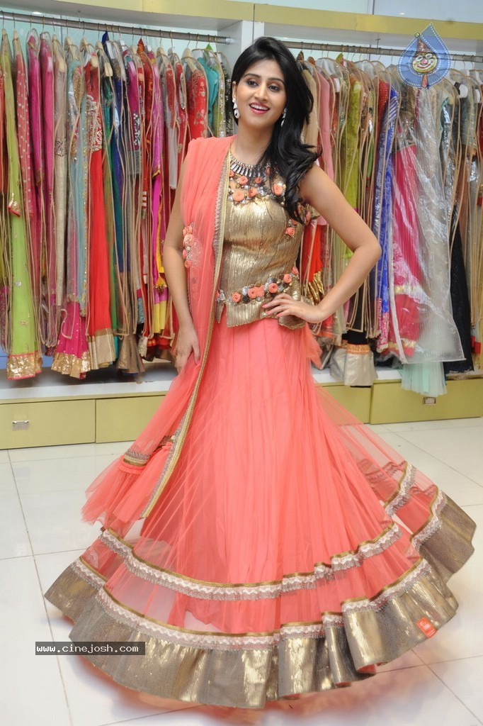 Shamili New Gallery - 6 / 69 photos